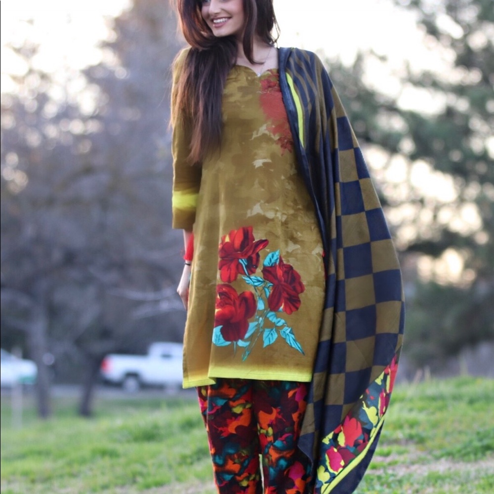 Charizma khadar wear